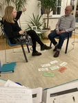 Coaching-Übung mit Skalierungskarten am Boden in Modul 3 der Coaching-Ausbildung in Leipzig